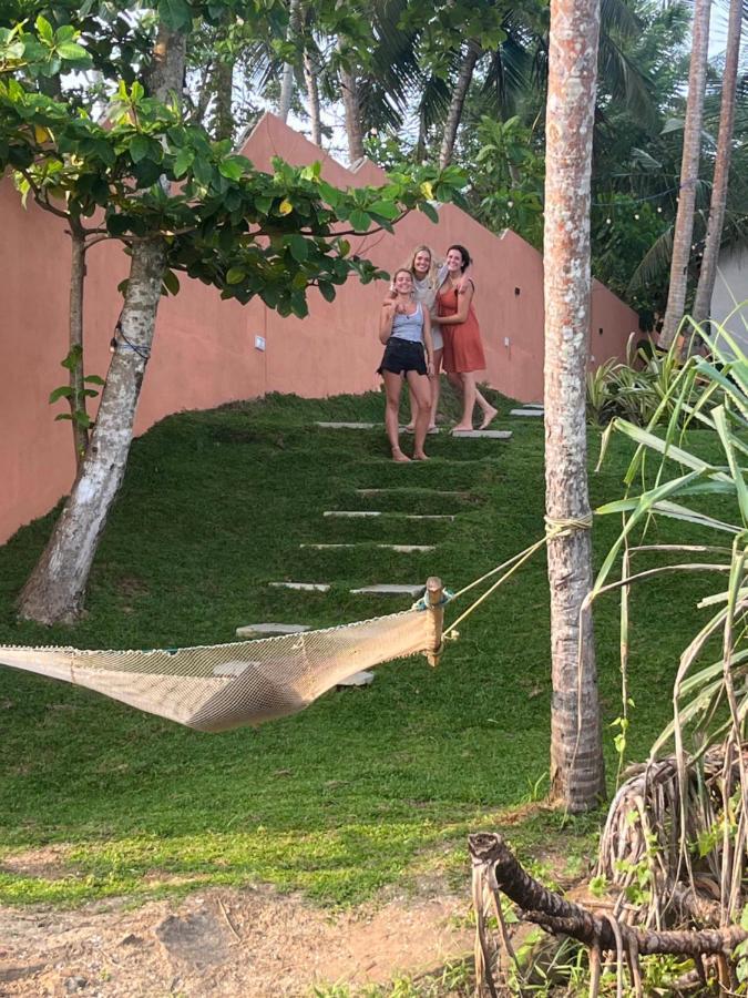 Barefoot Backpackers Dickwella