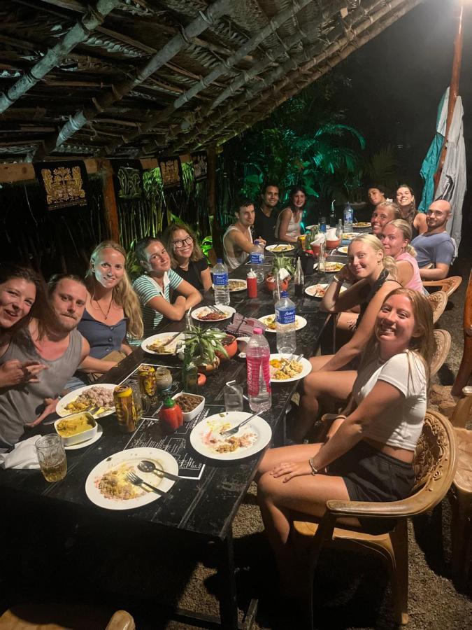 Barefoot Backpackers Hostel Zuid-Dikwella